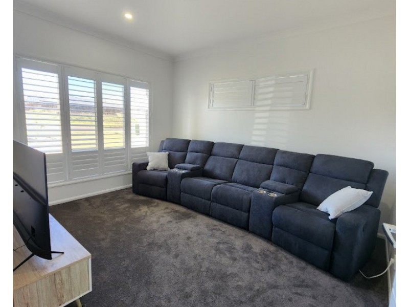 24 McGrory Drive, Kearneys Spring QLD 4350