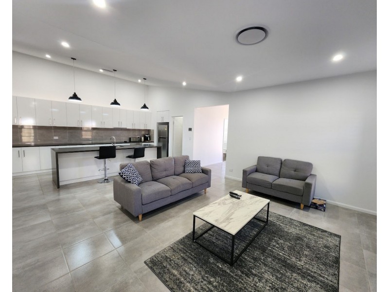 24 McGrory Drive, Kearneys Spring QLD 4350