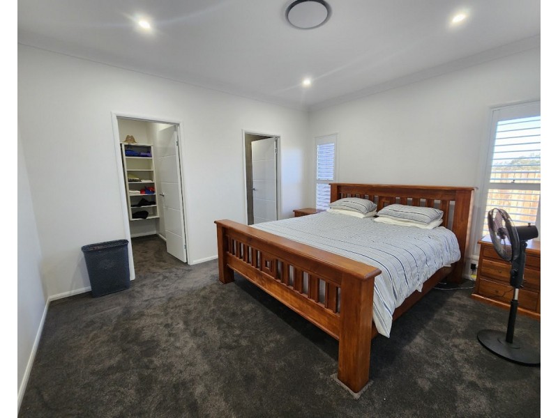 24 McGrory Drive, Kearneys Spring QLD 4350