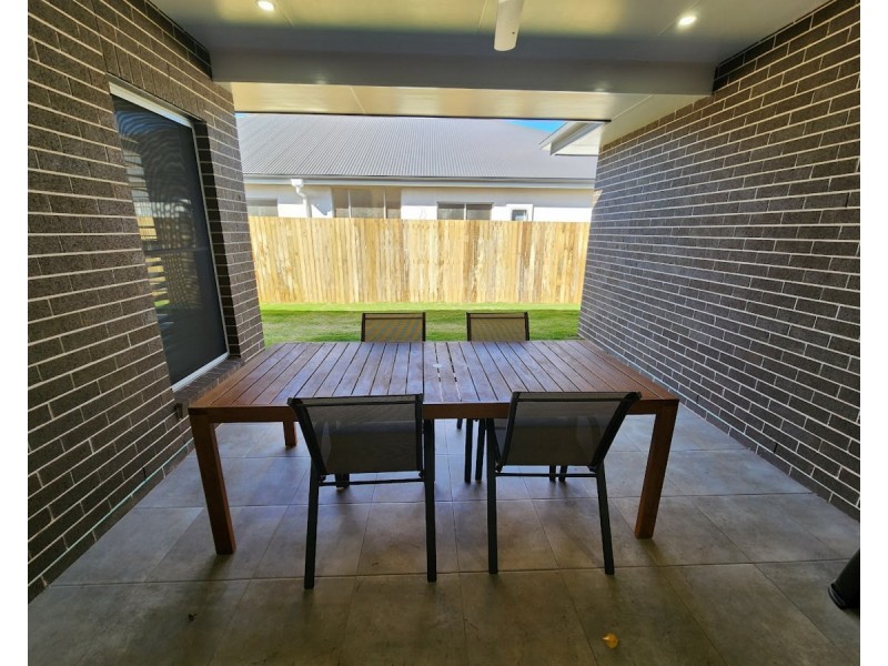 24 McGrory Drive, Kearneys Spring QLD 4350