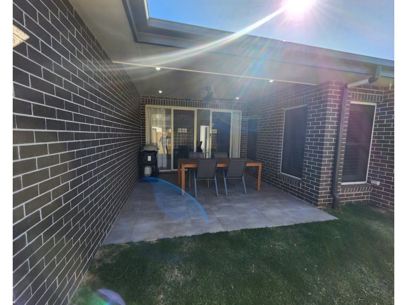 24 McGrory Drive, Kearneys Spring QLD 4350
