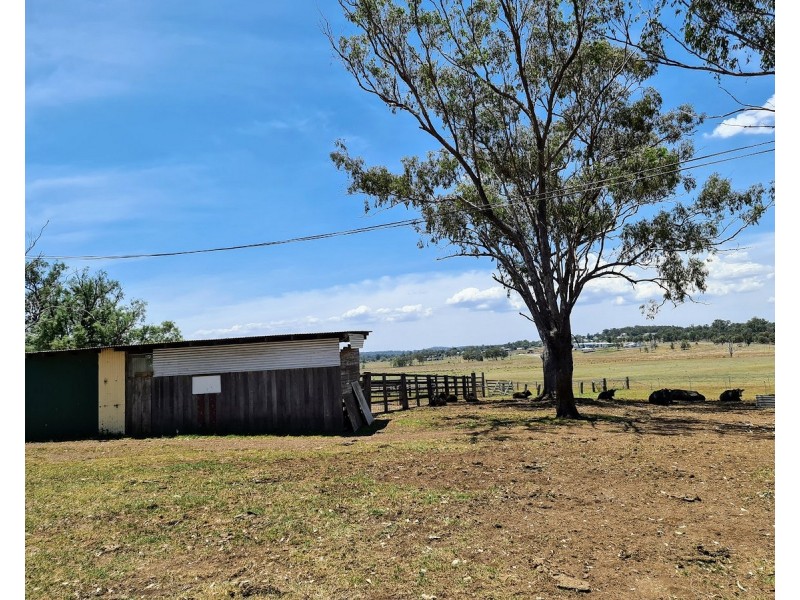 2073 Kingsthorpe Haden Road, Goombungee QLD 4354