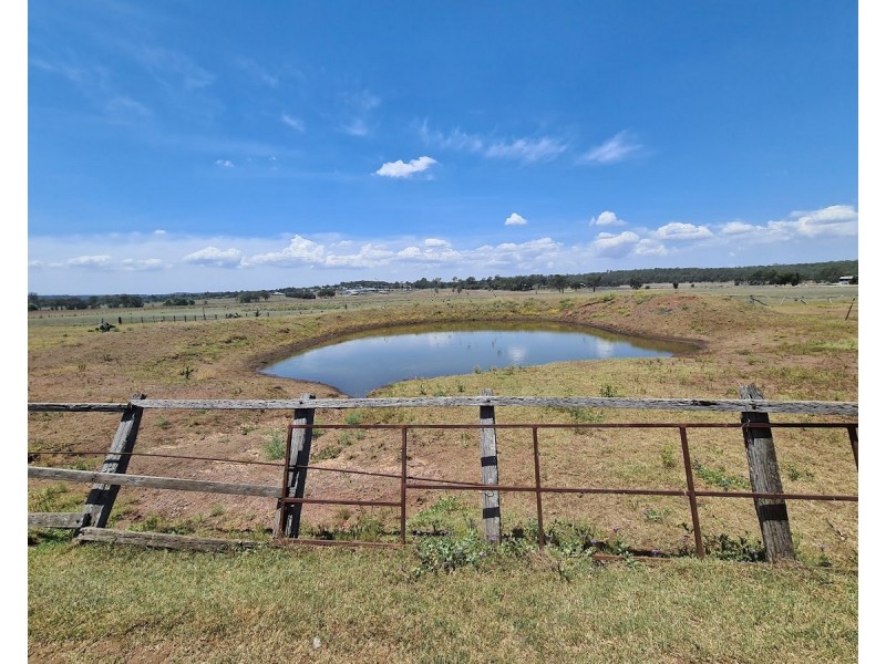 2073 Kingsthorpe Haden Road, Goombungee QLD 4354