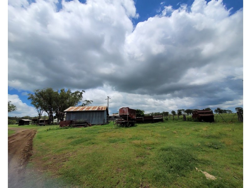 2073 Kingsthorpe Haden Road, Goombungee QLD 4354