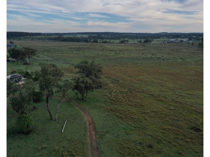 2073 Kingsthorpe Haden Road, Goombungee QLD 4354
