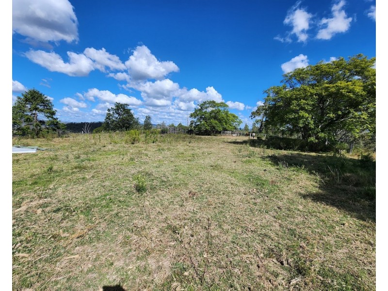 5227 New England Highway, Emu Creek QLD 4355