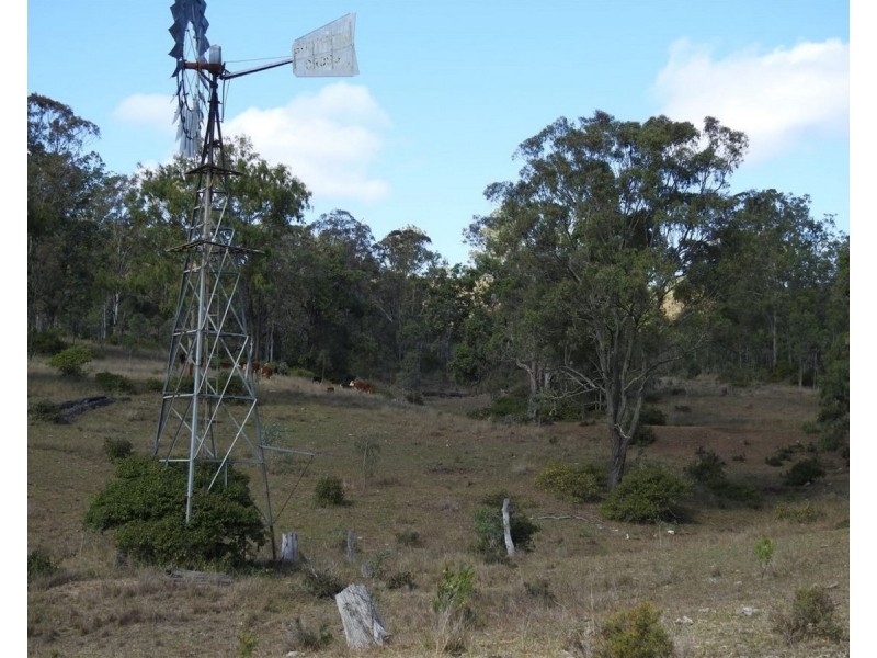 5227 New England Highway, Emu Creek QLD 4355