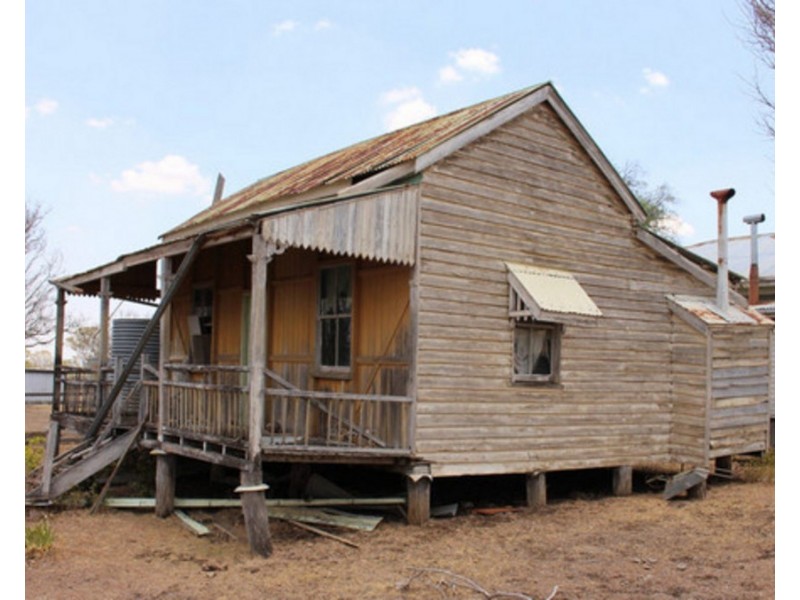 5227 New England Highway, Emu Creek QLD 4355