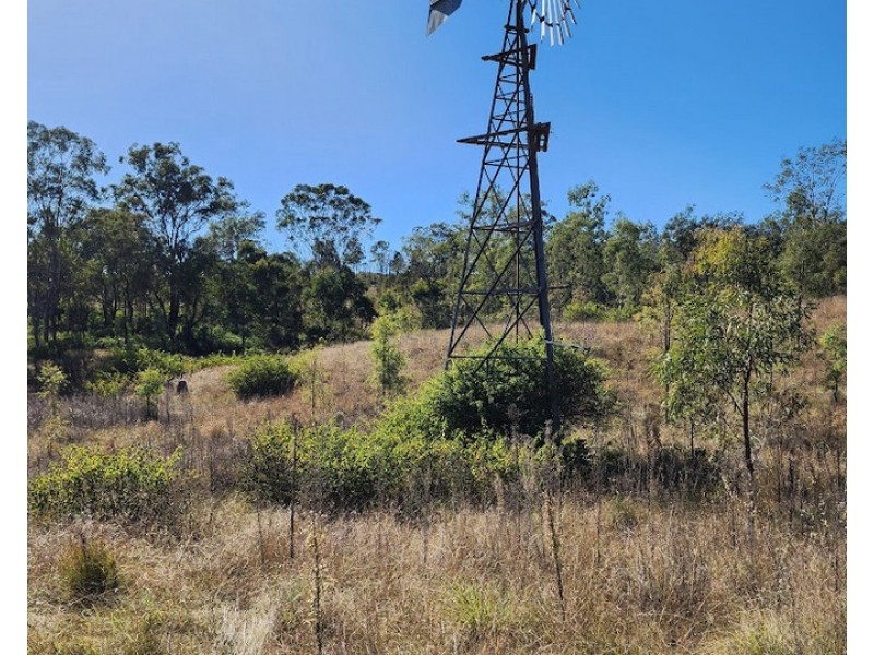 5227 New England Highway, Emu Creek QLD 4355