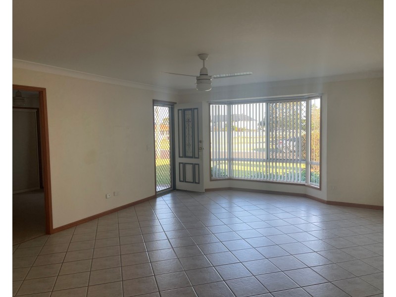 17 Edzill Street, Wilsonton Heights QLD 4350