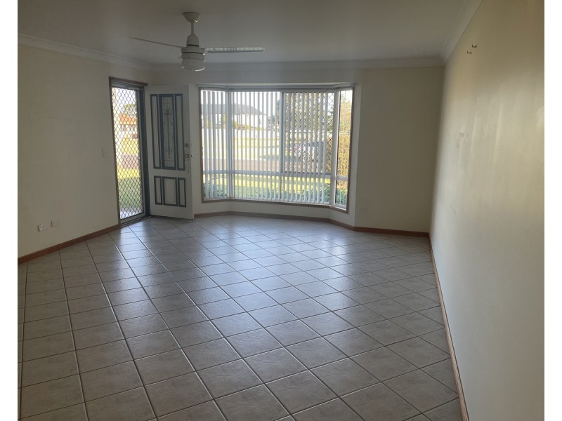 17 Edzill Street, Wilsonton Heights QLD 4350