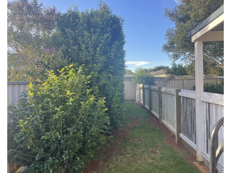 17 Edzill Street, Wilsonton Heights QLD 4350
