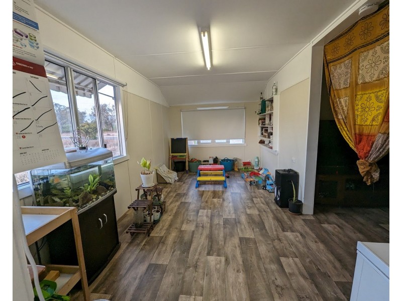 1 Progress Street, Quinalow QLD 4403