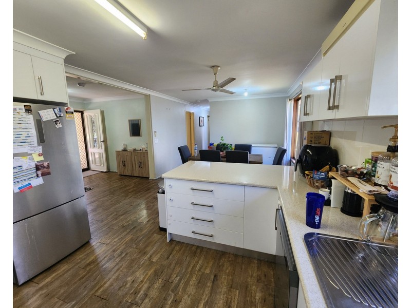 12 Hamilton Street, Moura QLD 4718