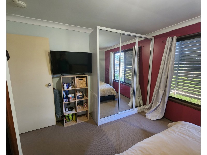 12 Hamilton Street, Moura QLD 4718