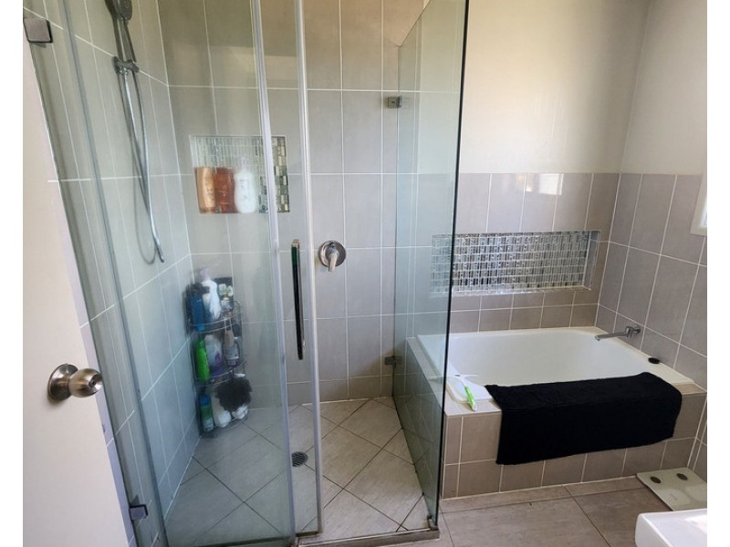 12 Hamilton Street, Moura QLD 4718