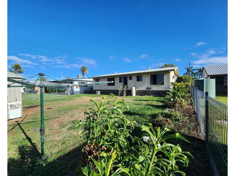12 Hamilton Street, Moura QLD 4718