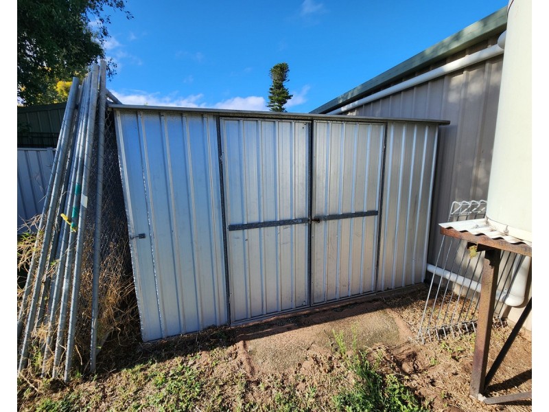 12 Hamilton Street, Moura QLD 4718