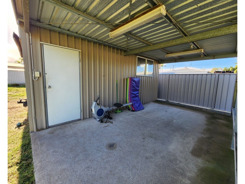 12 Hamilton Street, Moura QLD 4718