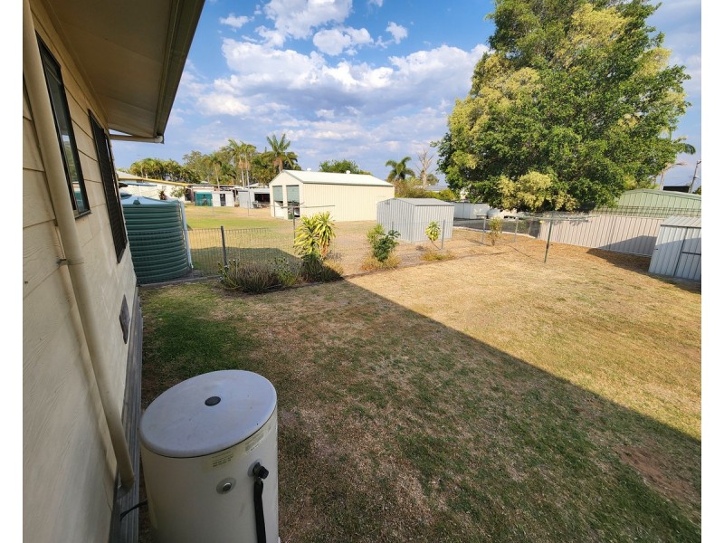 12 Hamilton Street, Moura QLD 4718