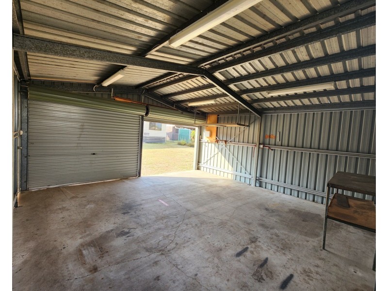 12 Hamilton Street, Moura QLD 4718