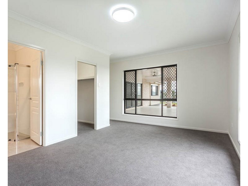 15 Dolleys Road, Withcott QLD 4352