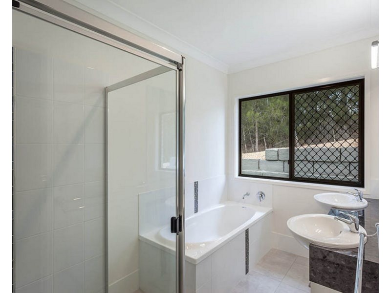 15 Dolleys Road, Withcott QLD 4352