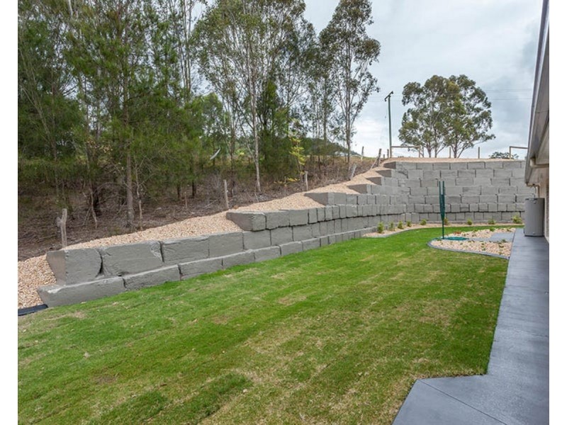 15 Dolleys Road, Withcott QLD 4352