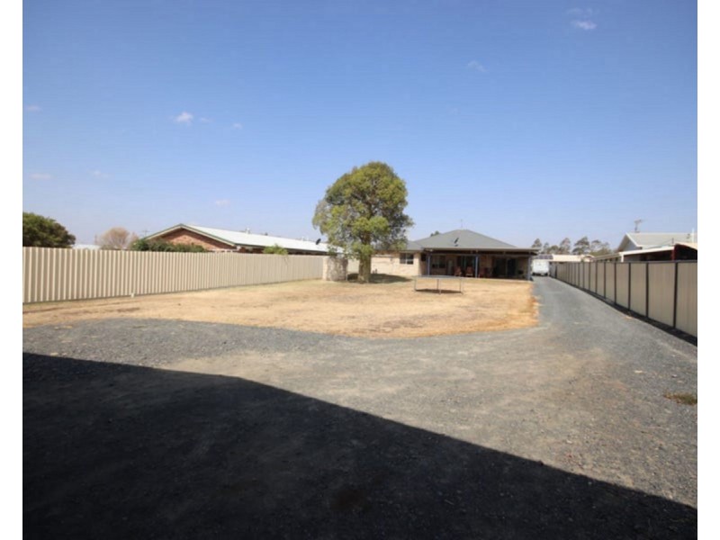 16 Thomas Street, Cambooya QLD 4358