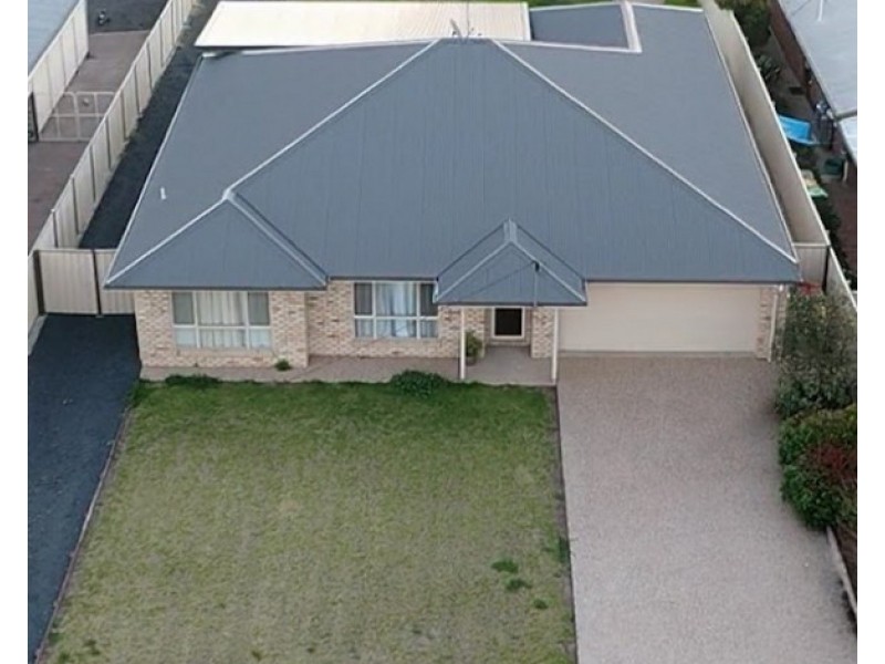 16 Thomas Street, Cambooya QLD 4358