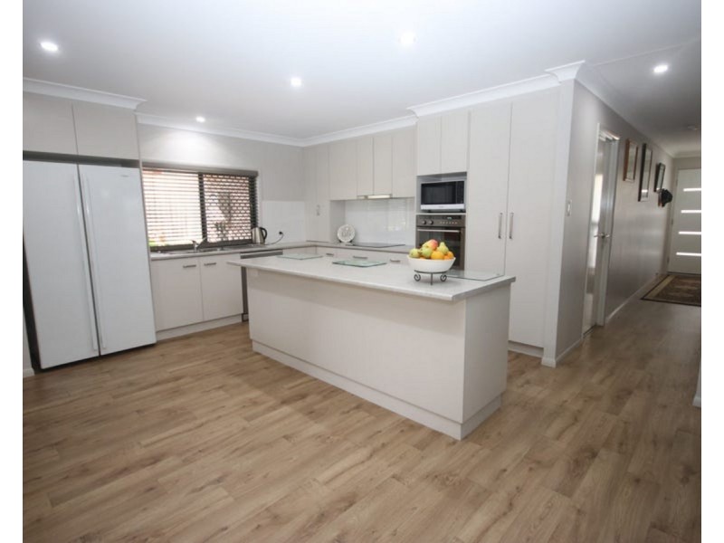 18 Lee Court, Crows Nest QLD 4355