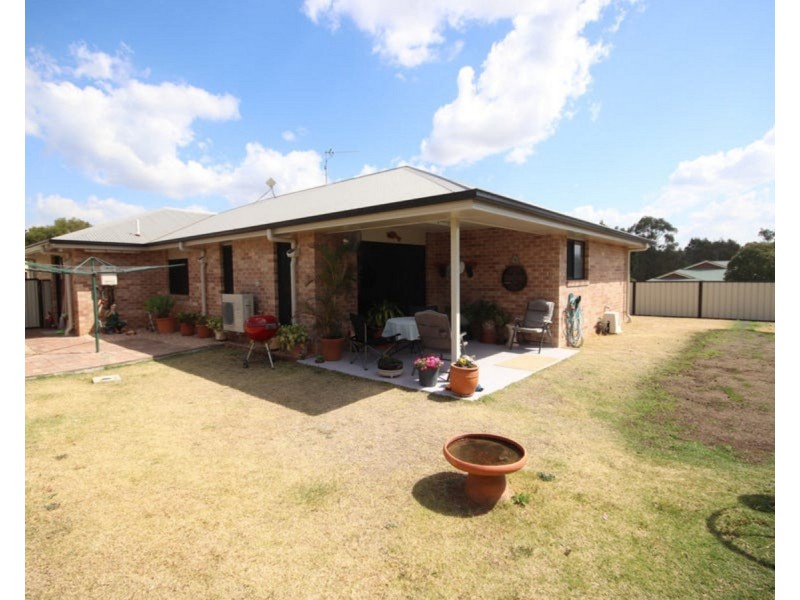18 Lee Court, Crows Nest QLD 4355