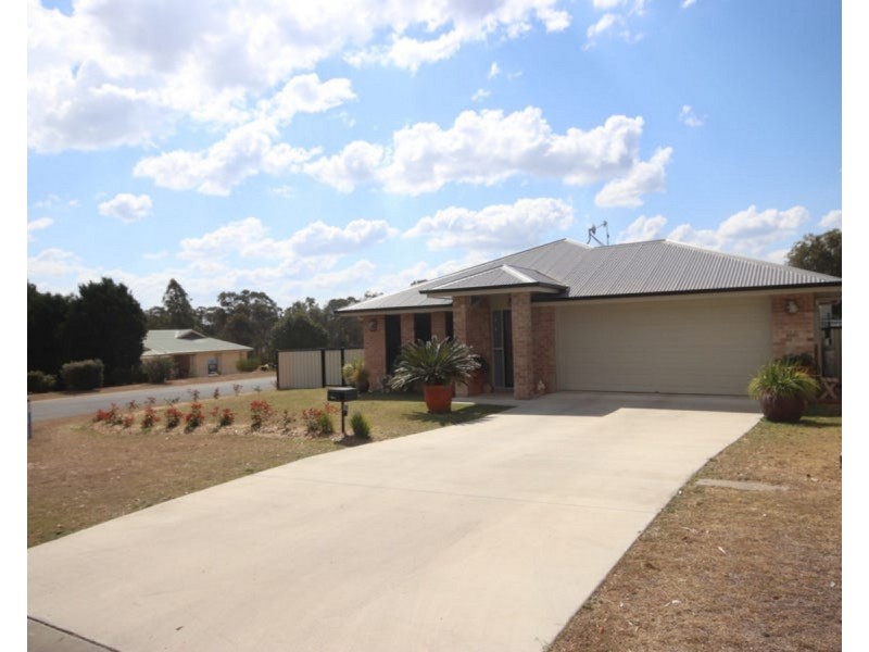 18 Lee Court, Crows Nest QLD 4355