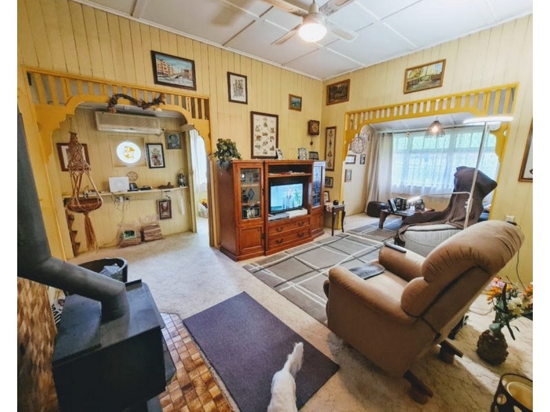 16 Littleton Street, Crows Nest QLD 4355
