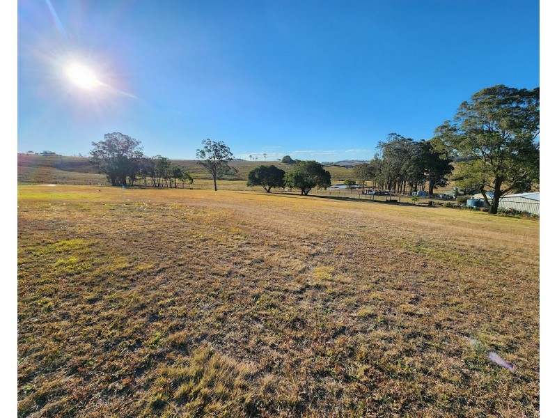 2/52 Woodlea Court, Crows Nest QLD 4355