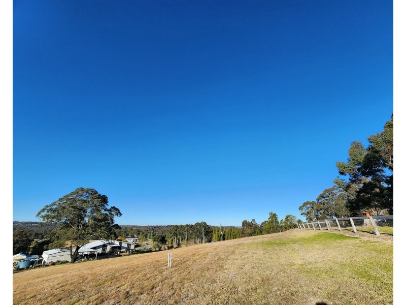 2/52 Woodlea Court, Crows Nest QLD 4355