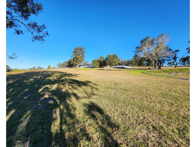 2/52 Woodlea Court, Crows Nest QLD 4355