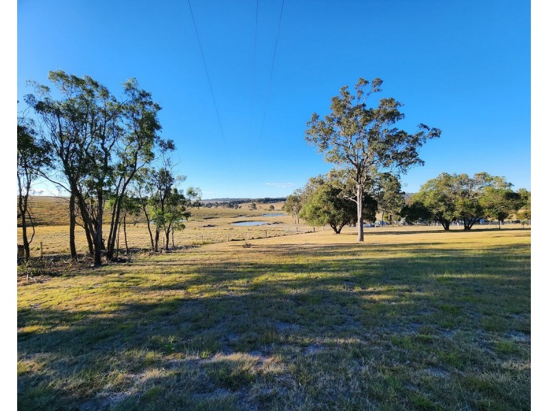 2/52 Woodlea Court, Crows Nest QLD 4355