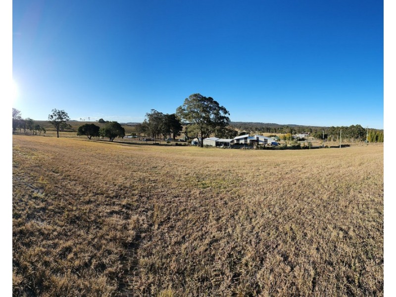 2/52 Woodlea Court, Crows Nest QLD 4355