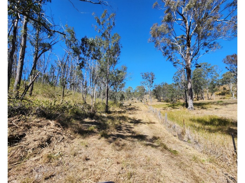 128 Garvey Road, Ravensbourne QLD 4352