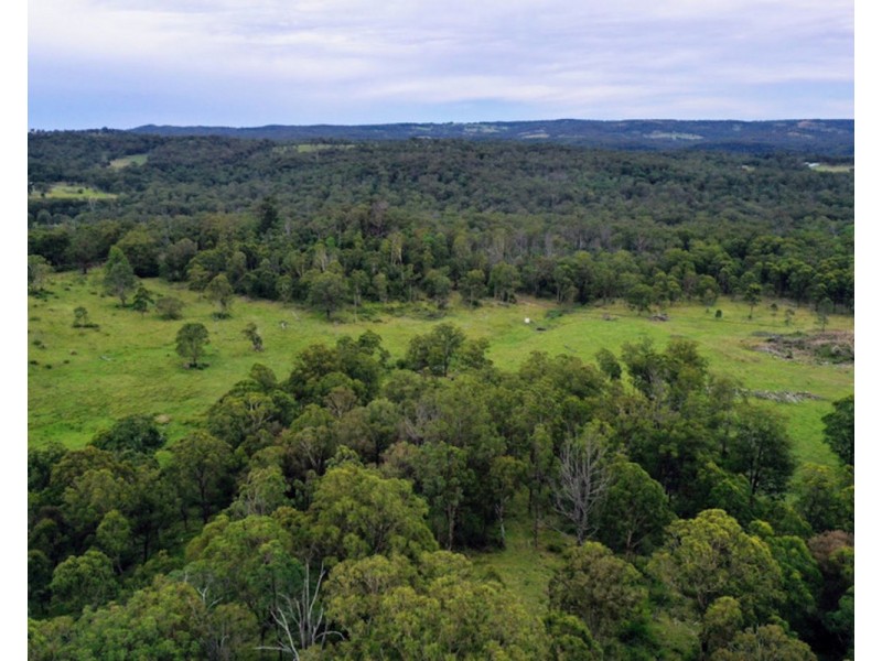 1 Garvey Road, Ravensbourne QLD 4352