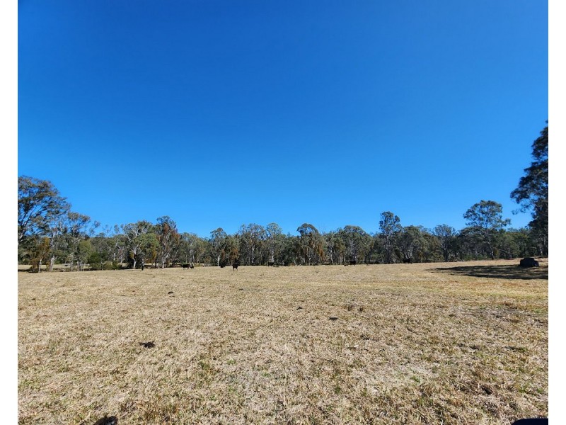 1 Garvey Road, Ravensbourne QLD 4352