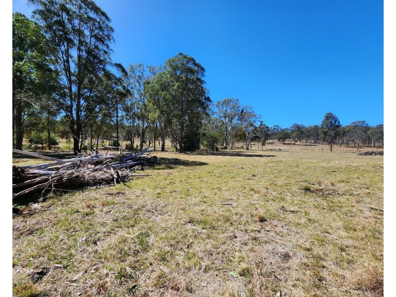 1 Garvey Road, Ravensbourne QLD 4352