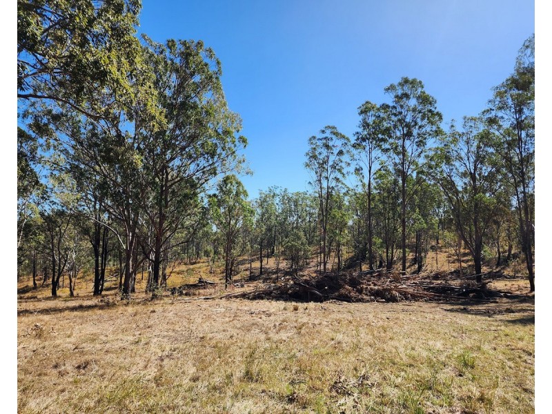 1 Garvey Road, Ravensbourne QLD 4352