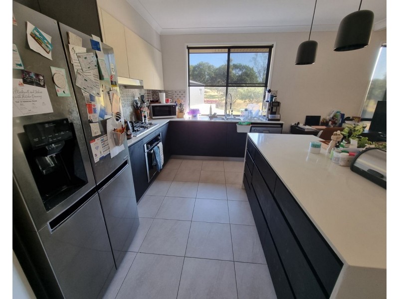 6 Bottle Tree Court, Withcott QLD 4352