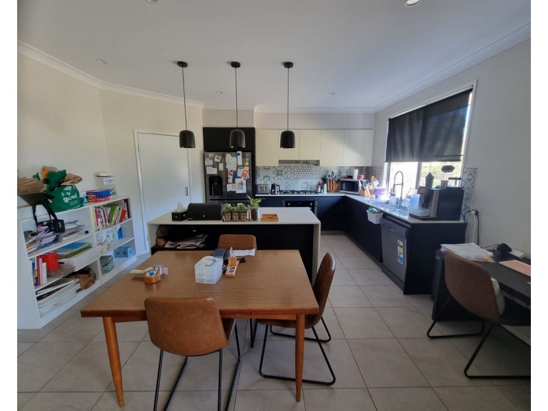 6 Bottle Tree Court, Withcott QLD 4352