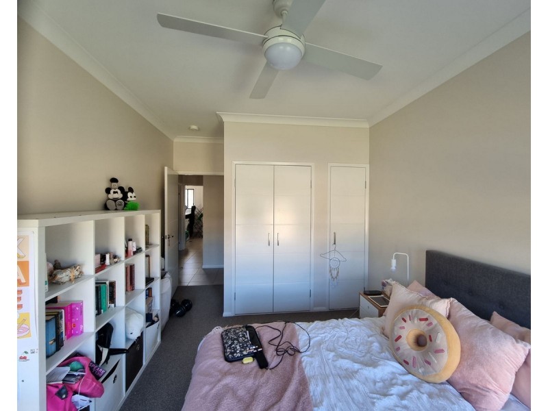 6 Bottle Tree Court, Withcott QLD 4352