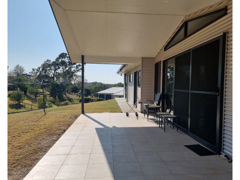 6 Bottle Tree Court, Withcott QLD 4352