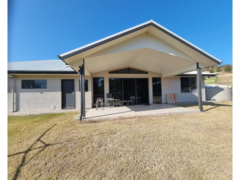 6 Bottle Tree Court, Withcott QLD 4352