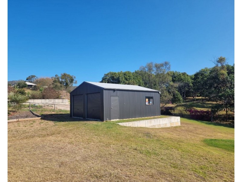 6 Bottle Tree Court, Withcott QLD 4352